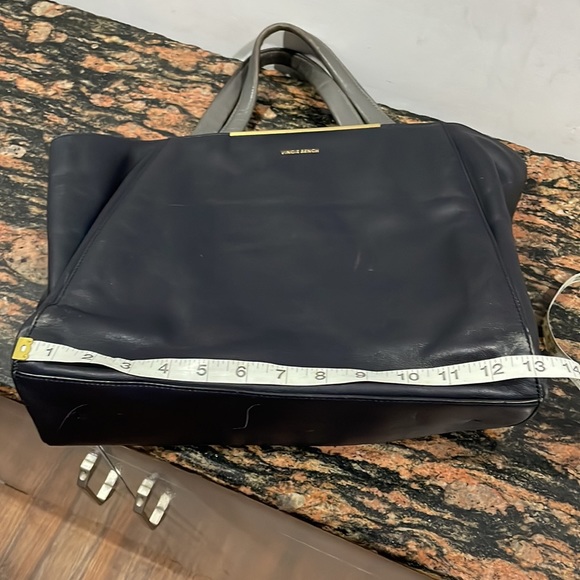 Vincis Bench Leather hand bag original. Standard size. Used . Condition 9/10 - Picture 12 of 14